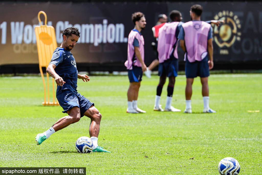 法甲转播权风波：PSG能否继续称霸屏幕？